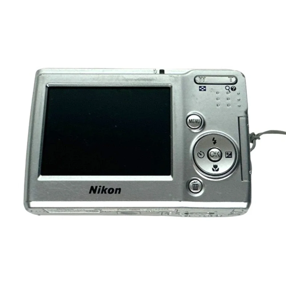 Nikon Coolpix L14 Digital Camera 7.1 MP LCD 3x Zoom Silver Untested 2.4